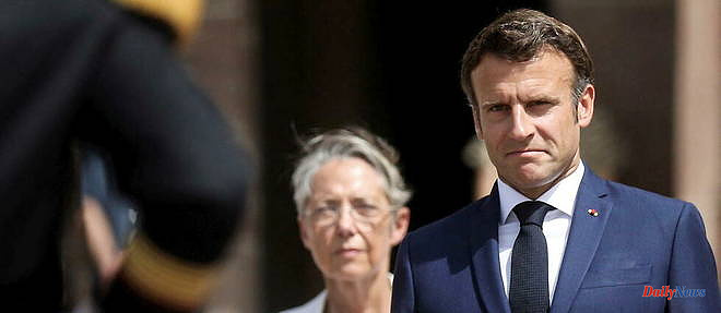 Emmanuel Macron and Elisabeth Borne's approval rating at a low level