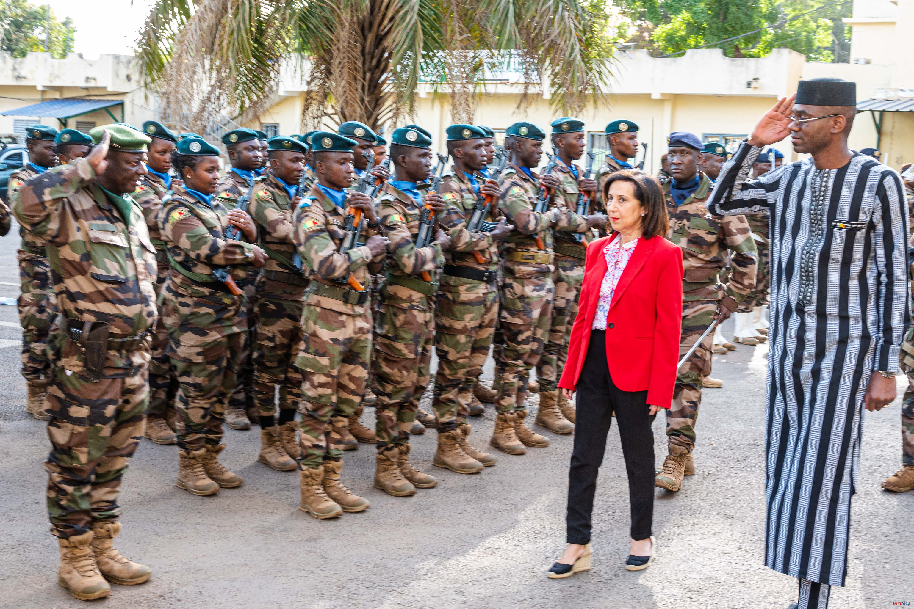 Defense Margarita Robles visits Mali to analyze the European mission after the departure of France