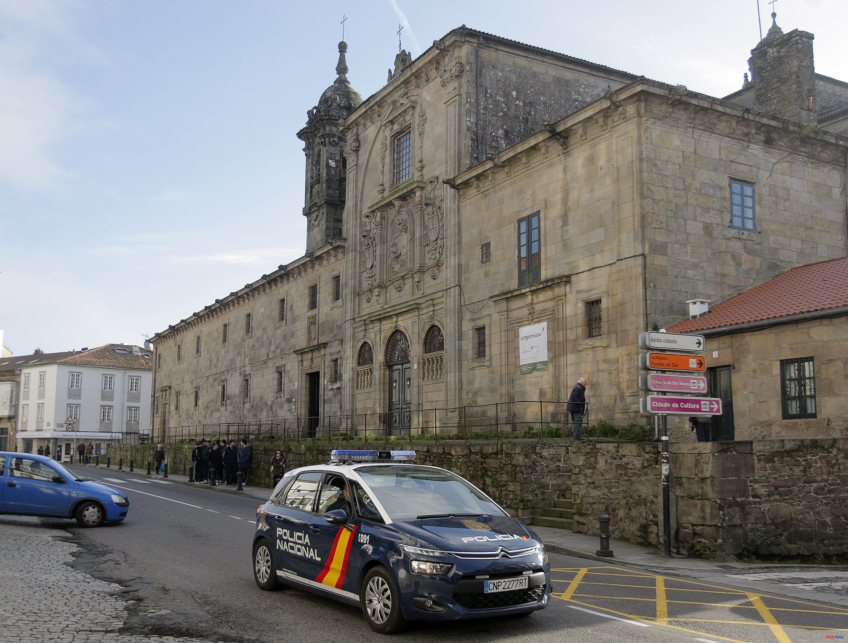 Galicia They issue a restraining order to a priest accused of raping his brother's daughters