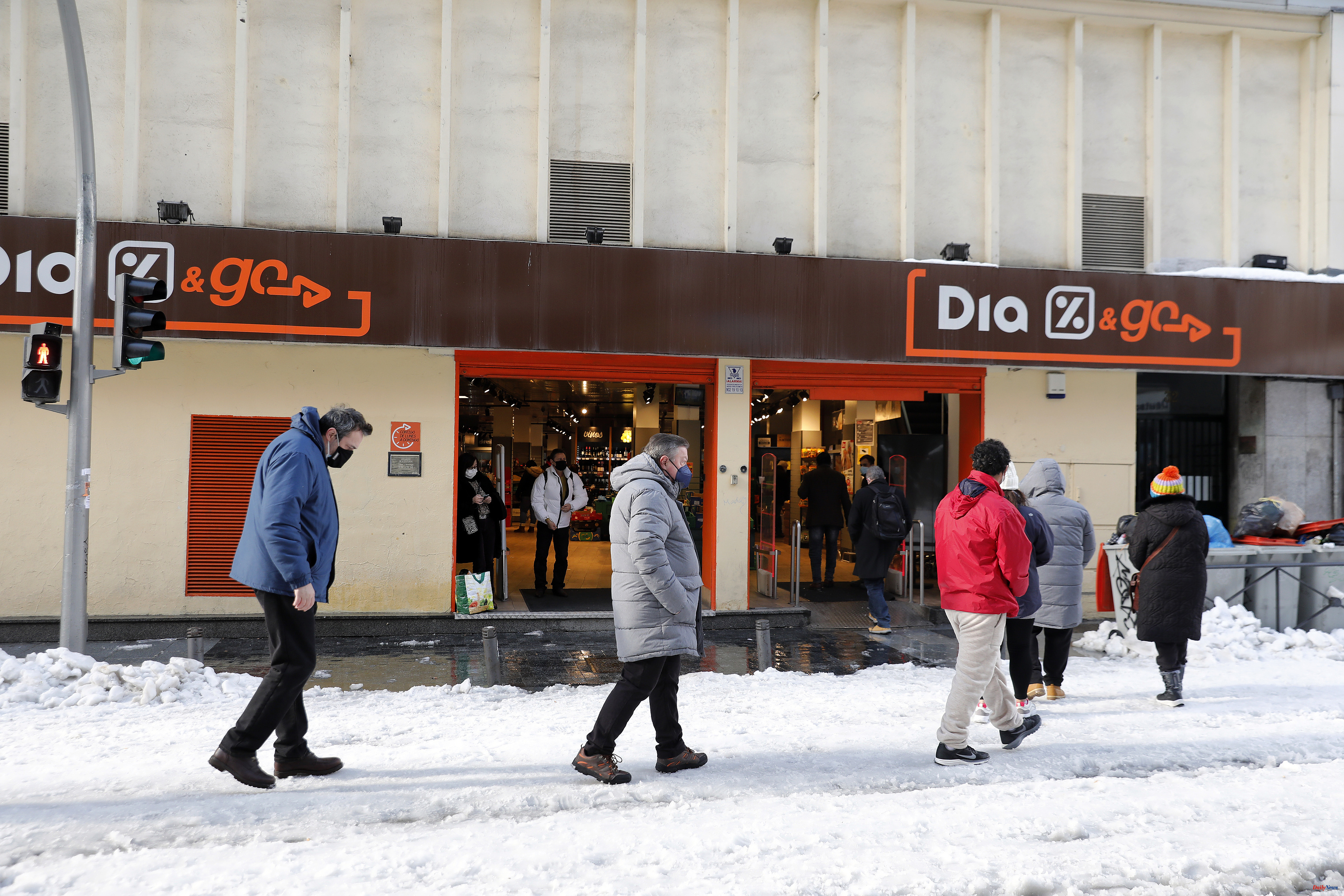 Empresas Dia receives authorization to sell more than 200 stores to Alcampo