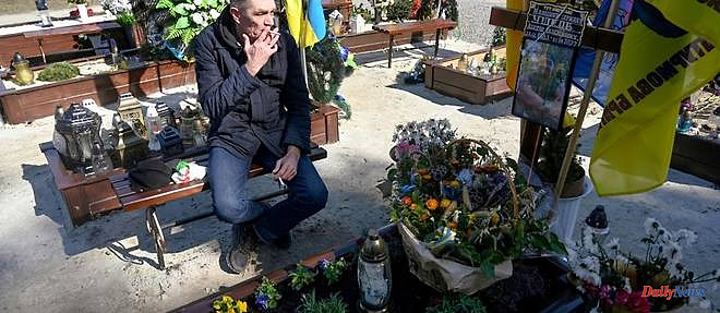 In Ukraine, these gifts of love and sorrow on the graves of soldiers