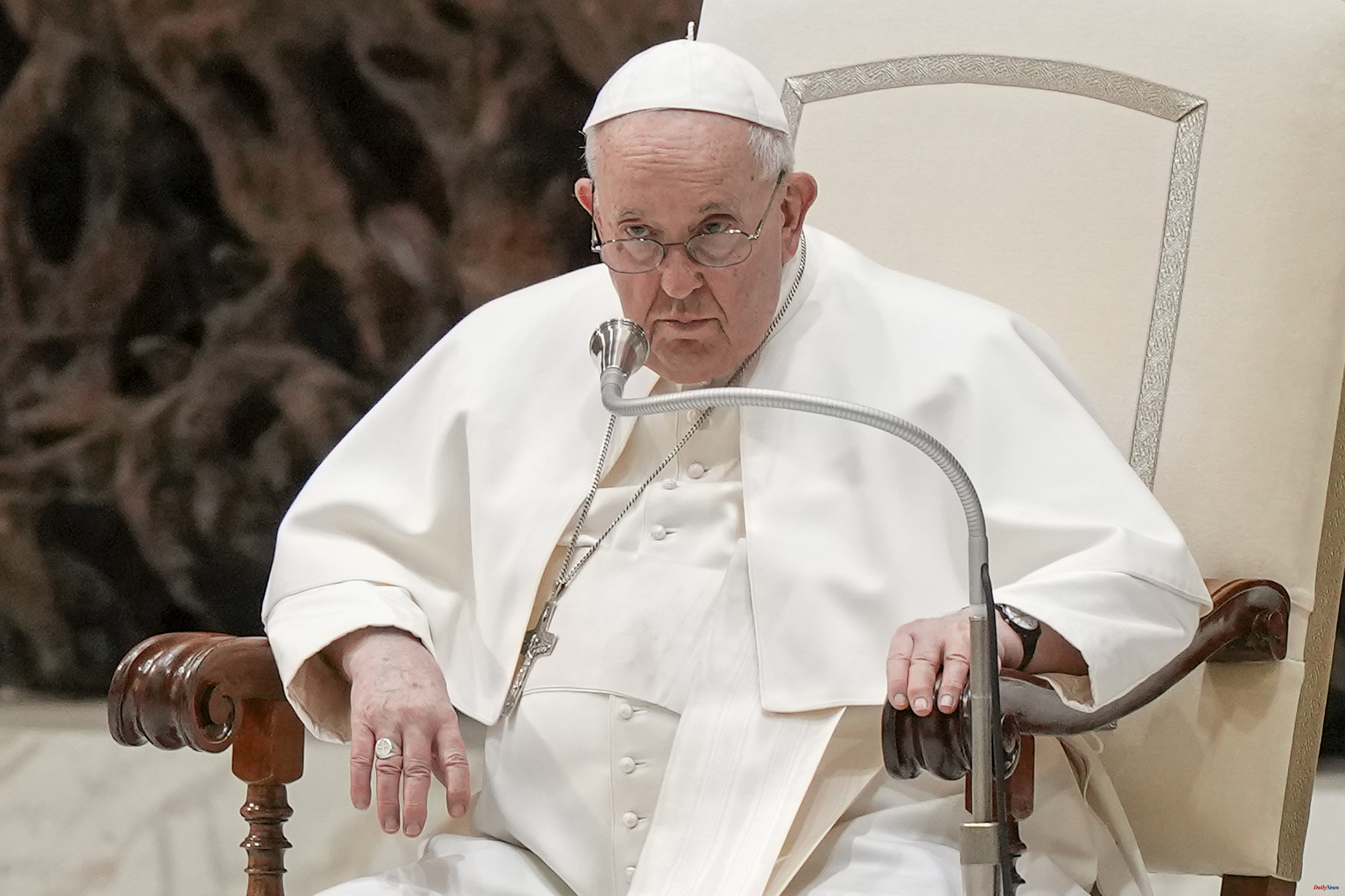 Vatican The situation of Pope Francis improves, but "now there is a risk of a shadow Conclave"