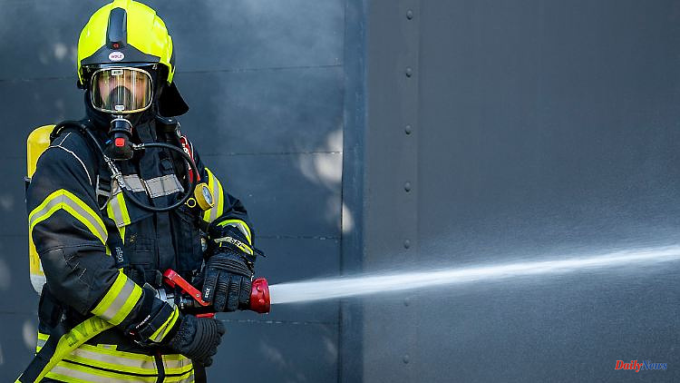 Saxony-Anhalt: tire warehouse is on fire: 150 firefighters on duty