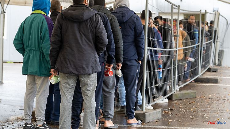 Baden-Württemberg: Municipalities call for arrival centers for refugees and warn