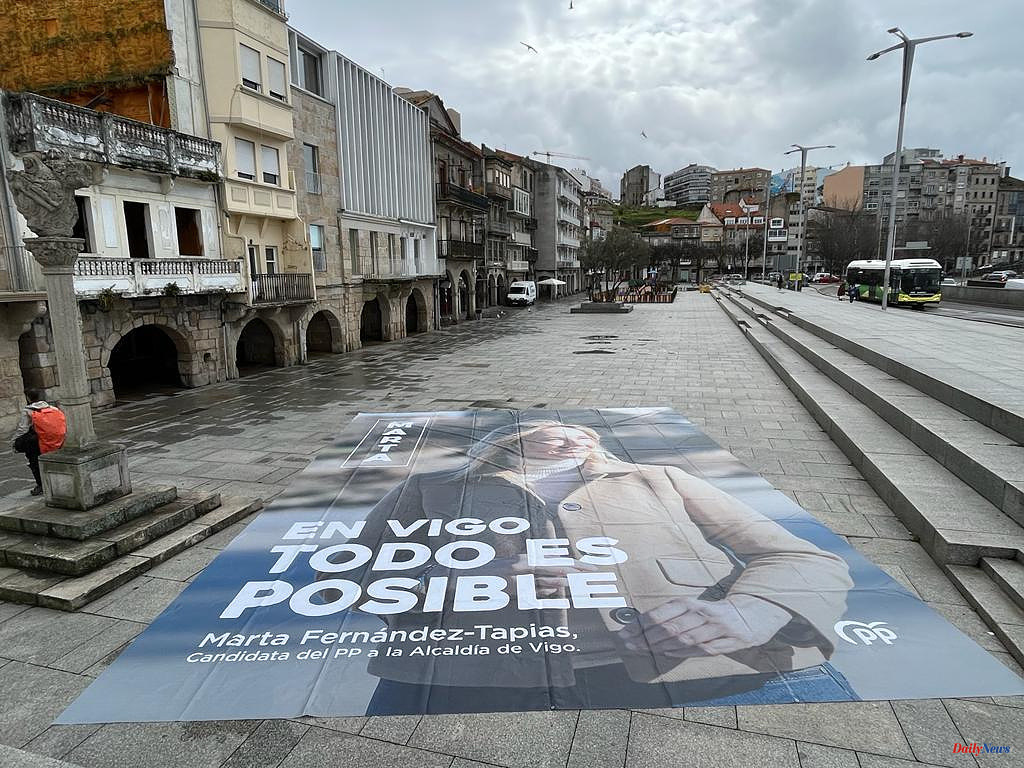 Politics The pre-campaign raises the tone in Vigo: the PSOE withdraws an electoral canvas from the PP, which counterattacks and denounces censorship