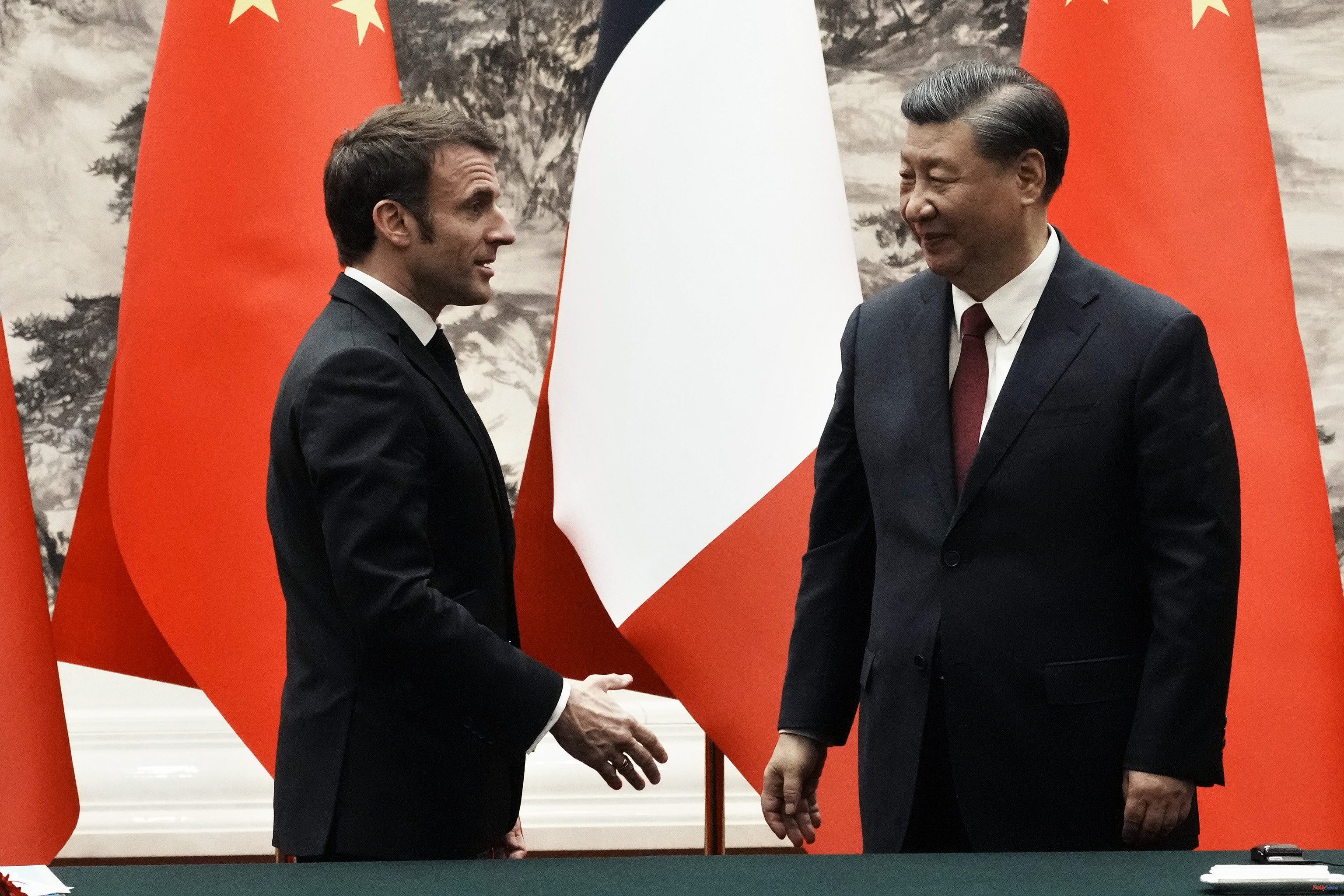 War in Europe Macron and Xi call for resuming peace talks in Ukraine