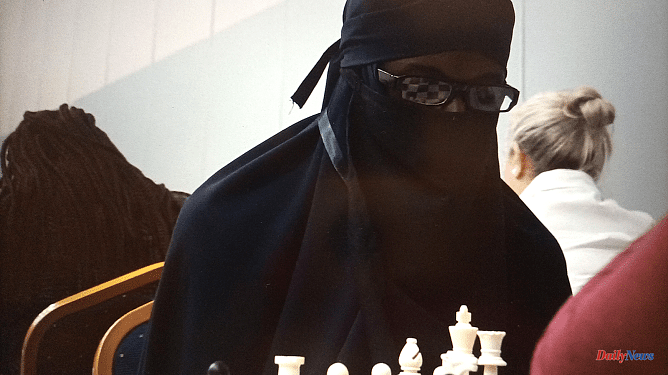 Sports A man sneaks into a women's chess tournament hidden behind a niqab in Kenya