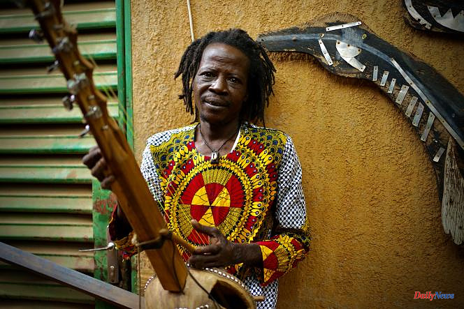 Baba Commandant, dozo hunter and king of Mandinka Afrobeat in Burkina Faso
