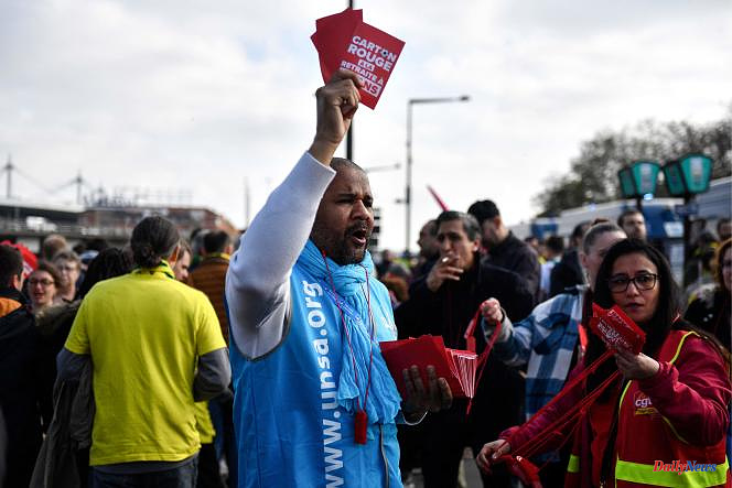 French Cup final: unions distribute whistles and leaflets against pension reform, Emmanuel Macron must attend the meeting