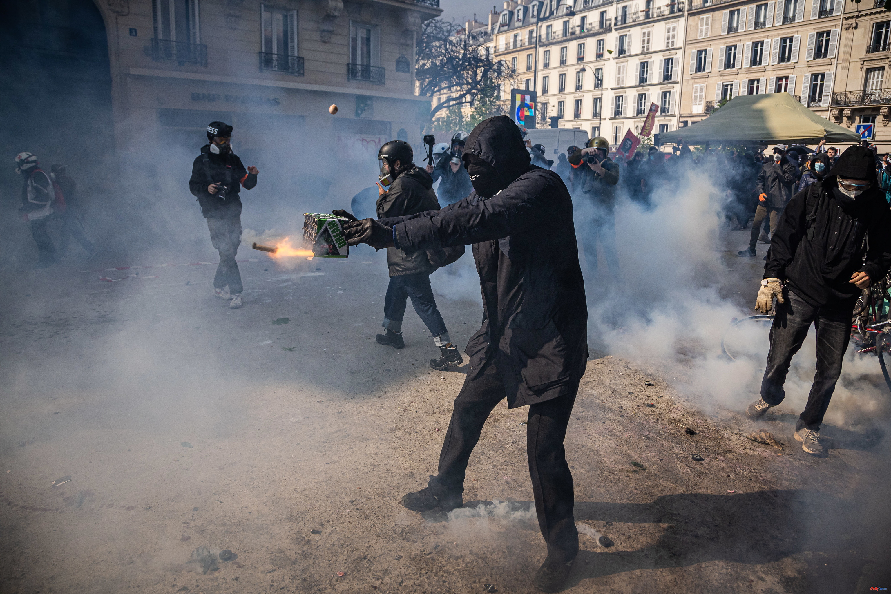 Demonstrations Burning France: 540 arrested and 406 police officers injured in the protests of May 1