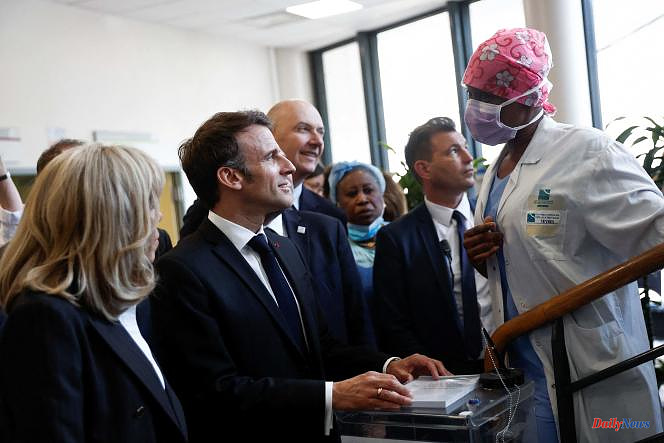 Emmanuel Macron announces several hundred million euros of investment in biomedical research
