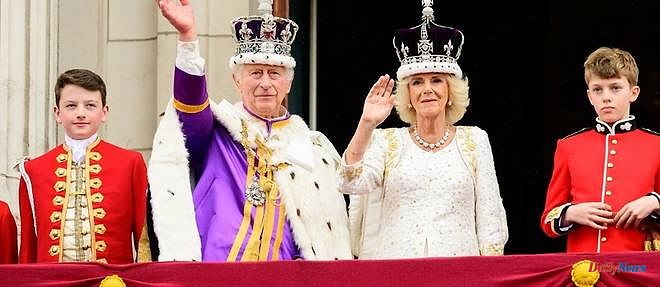 Rain, carriages and crowds for the balcony: Charles III crowned with great pomp in London