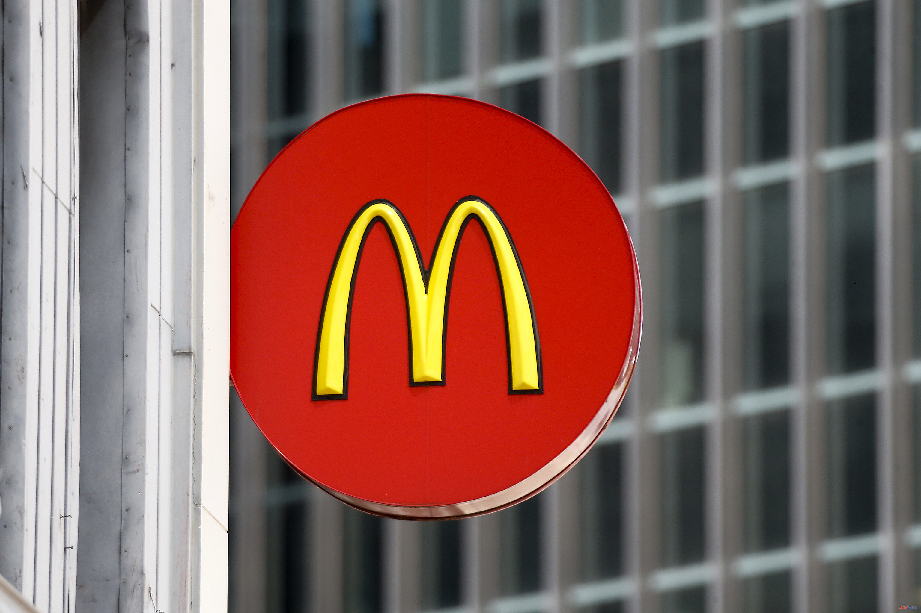 United States They find two 10-year-old boys working in a McDonald's until the wee hours of the morning