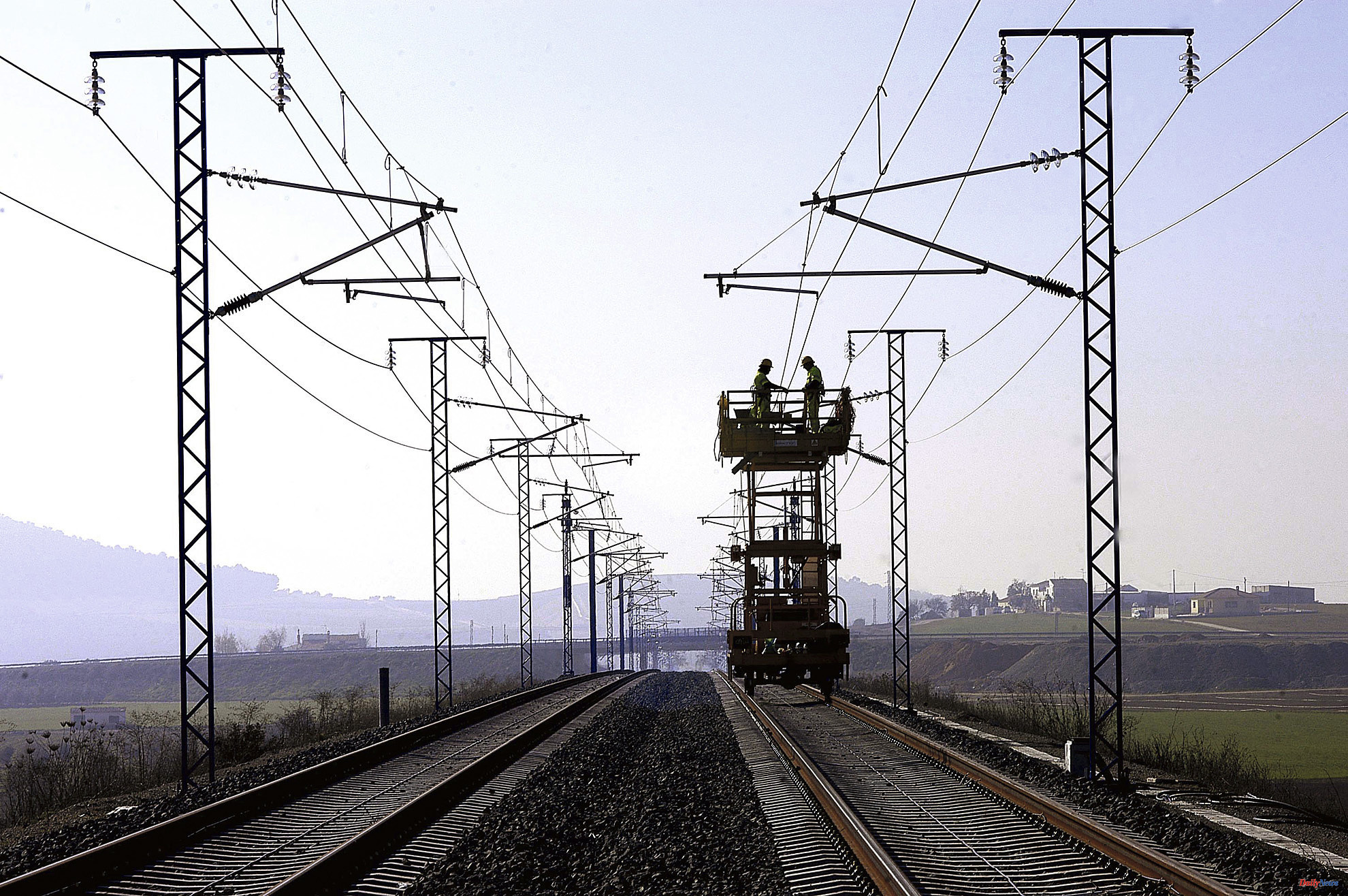 Spain Two minors hospitalized in Albacete after being electrocuted by a train catenary