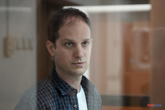 In Russia, American journalist Evan Gershkovich kept in detention