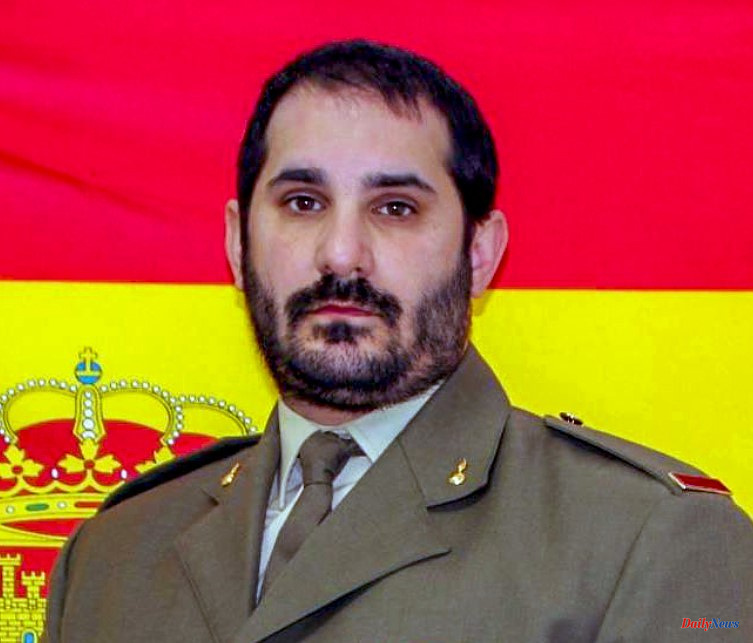 Armed Forces The driver of a military truck dies in Soria and his companion is seriously injured