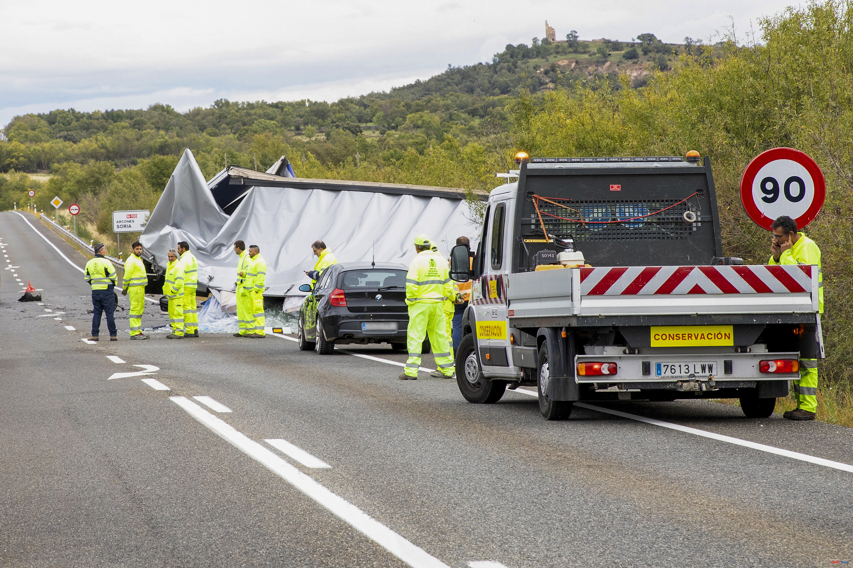 Castilla y León A woman and her three minor children die when a truck and a car collide in Segovia
