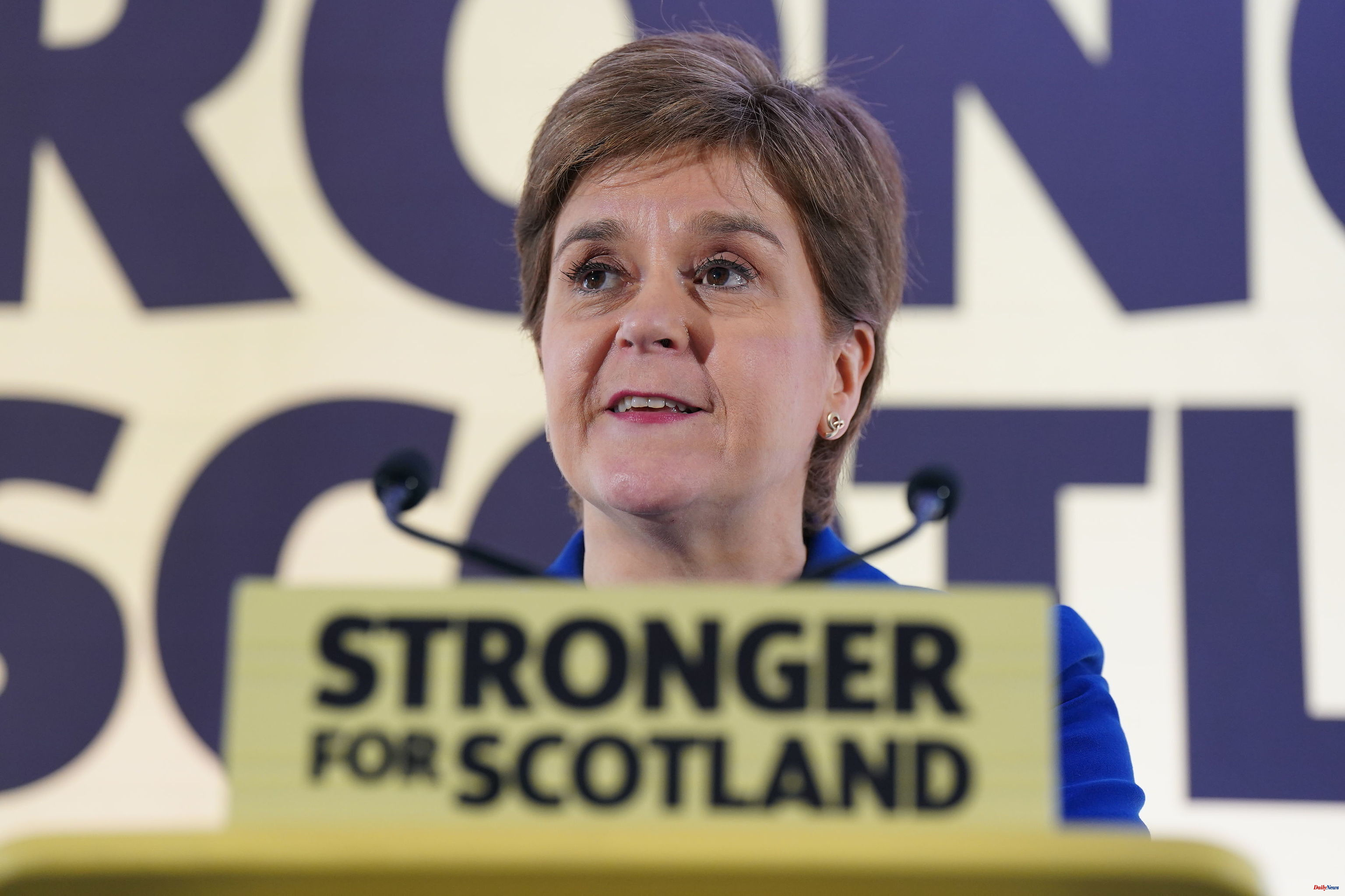 United Kingdom Sturgeon supports the new strategy of the Scottish independence movement