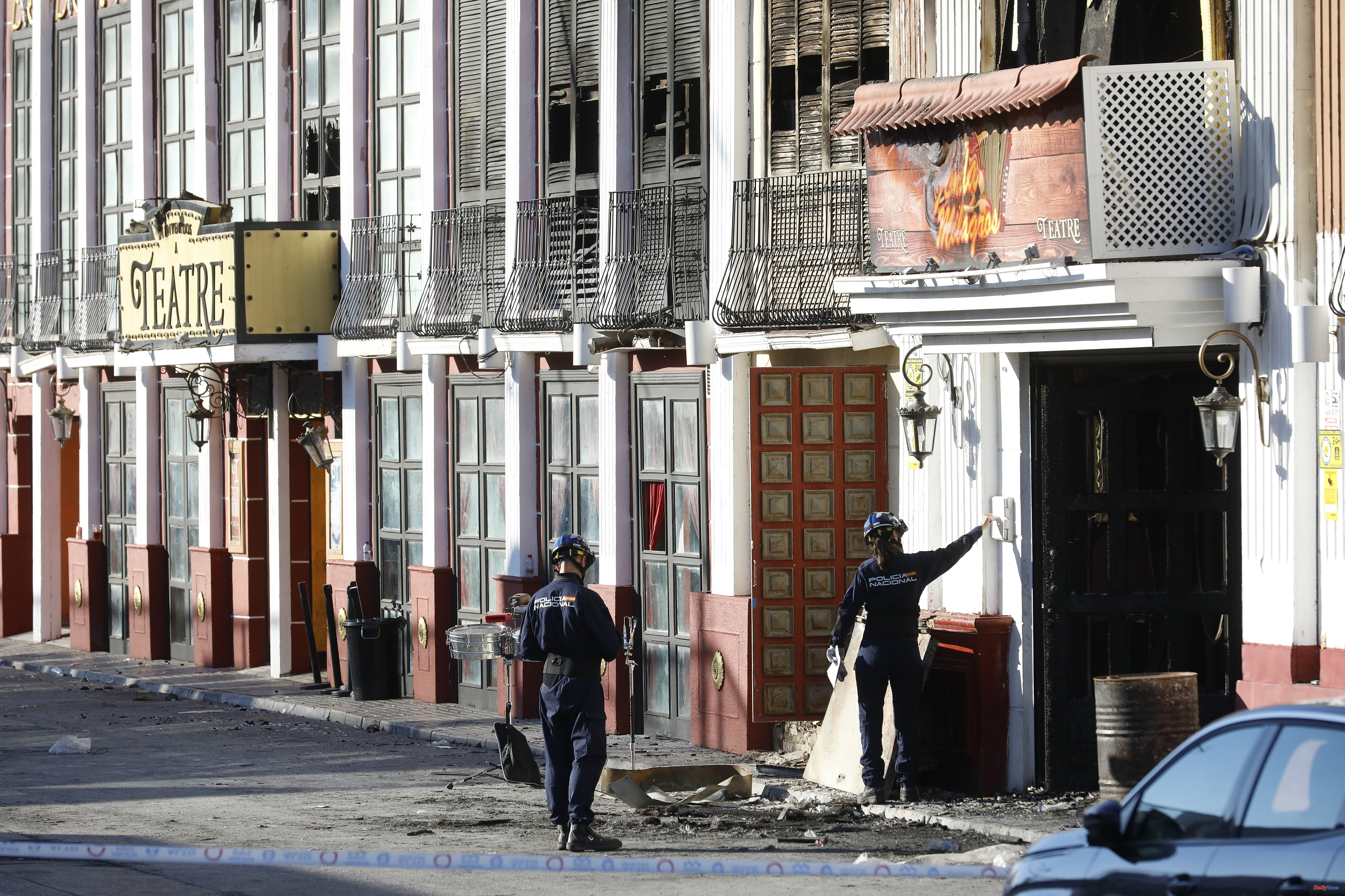 Spain The manager of one of the nightclubs burned down in Murcia was arrested for contracting the use of cold fire flares