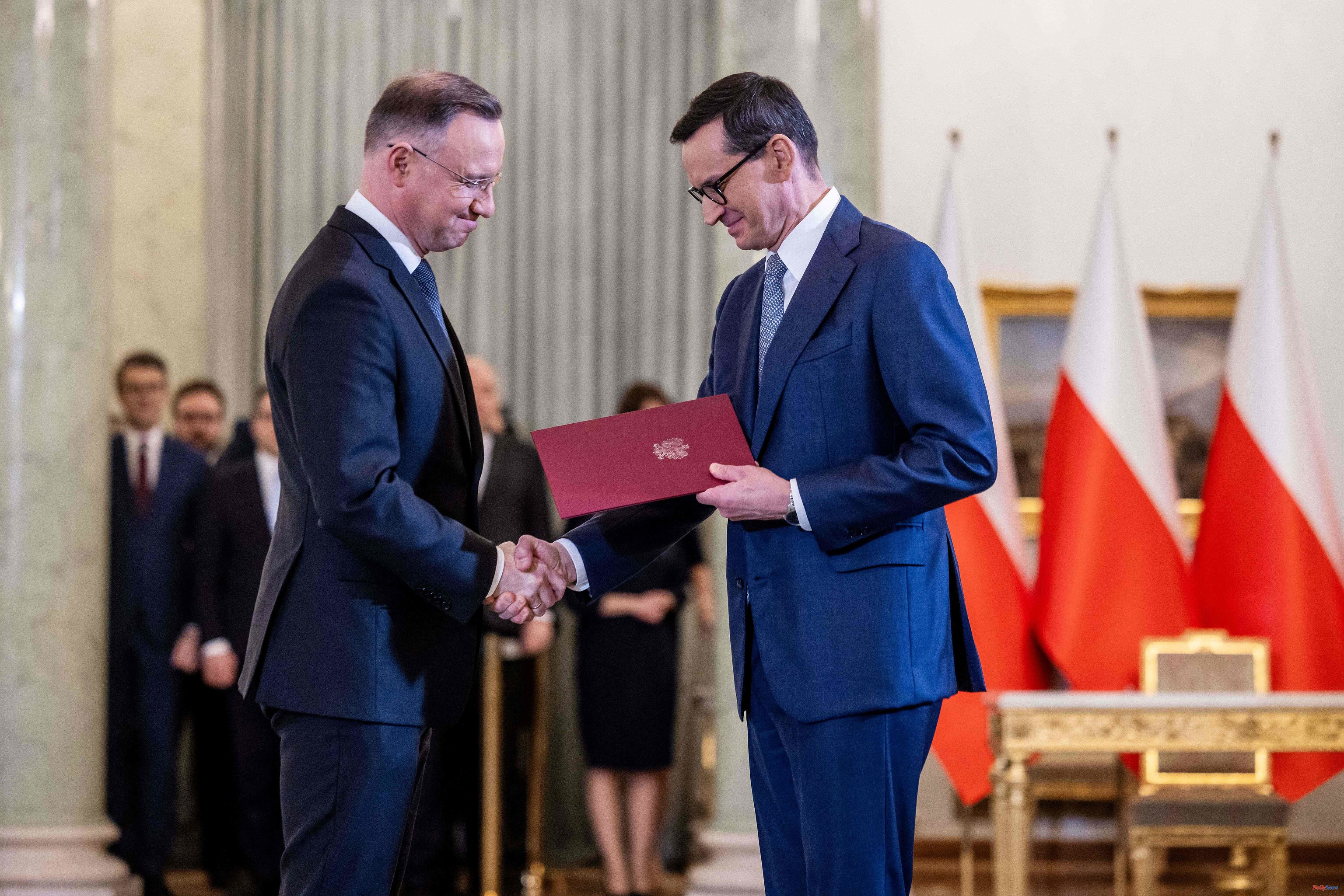 Poland Polish president takes oath of government that will not exist in two weeks