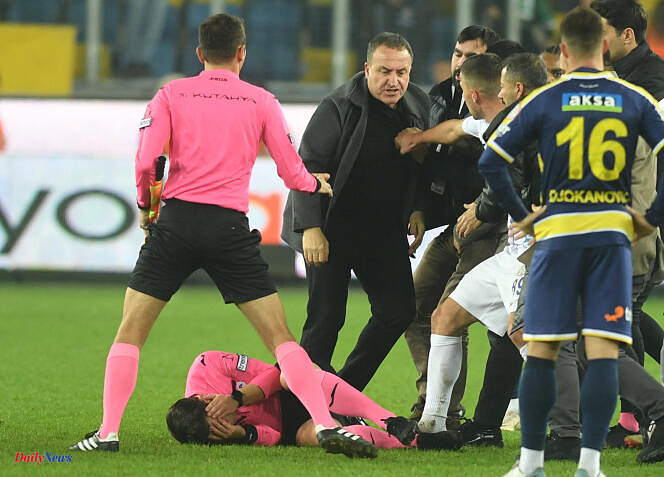 Football: the Turkish championship suspended after the violent attack on a referee on the pitch after a match