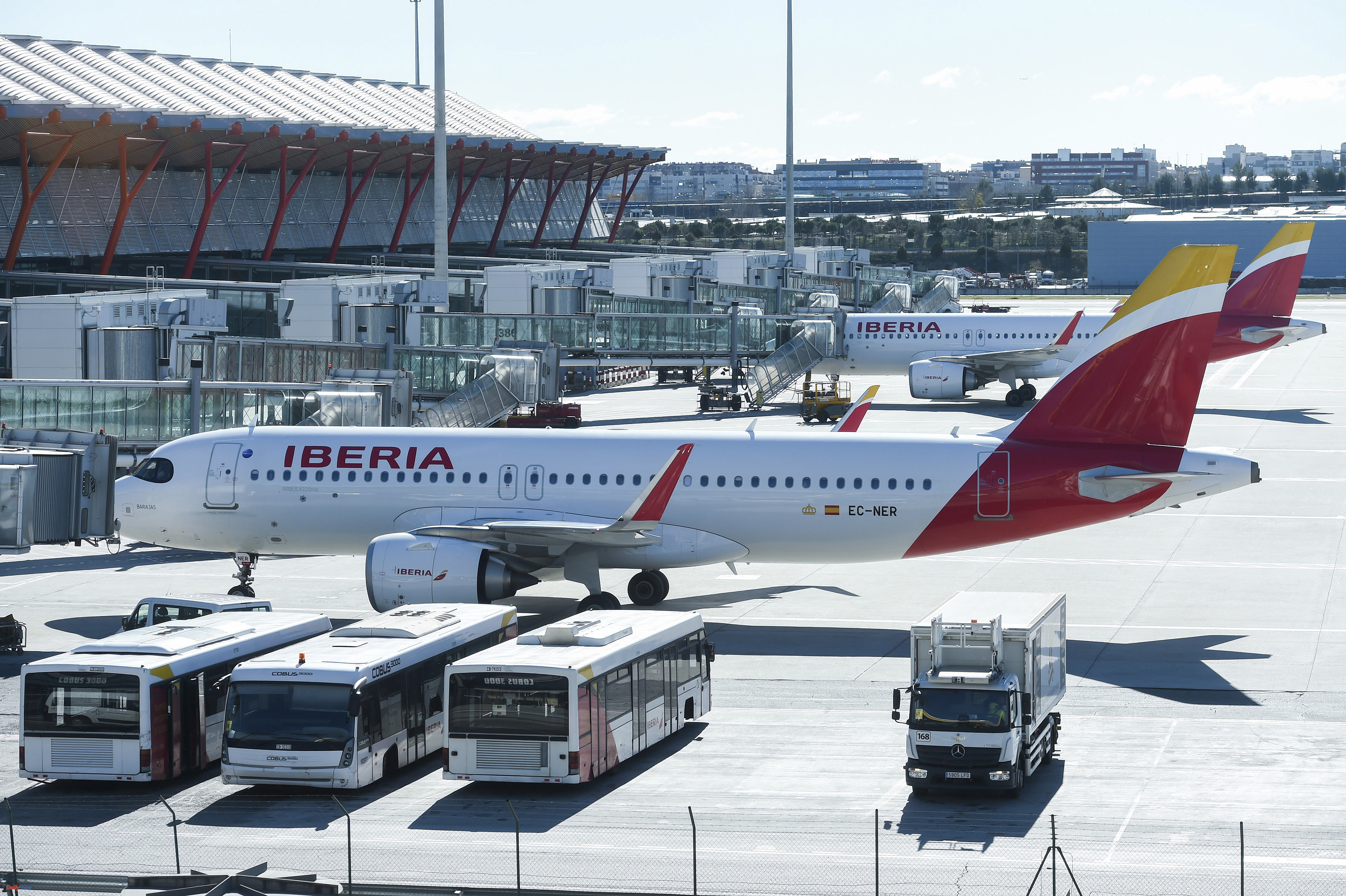 UGT and CCOO flights announce strike in Iberia handling for January 5 to 8