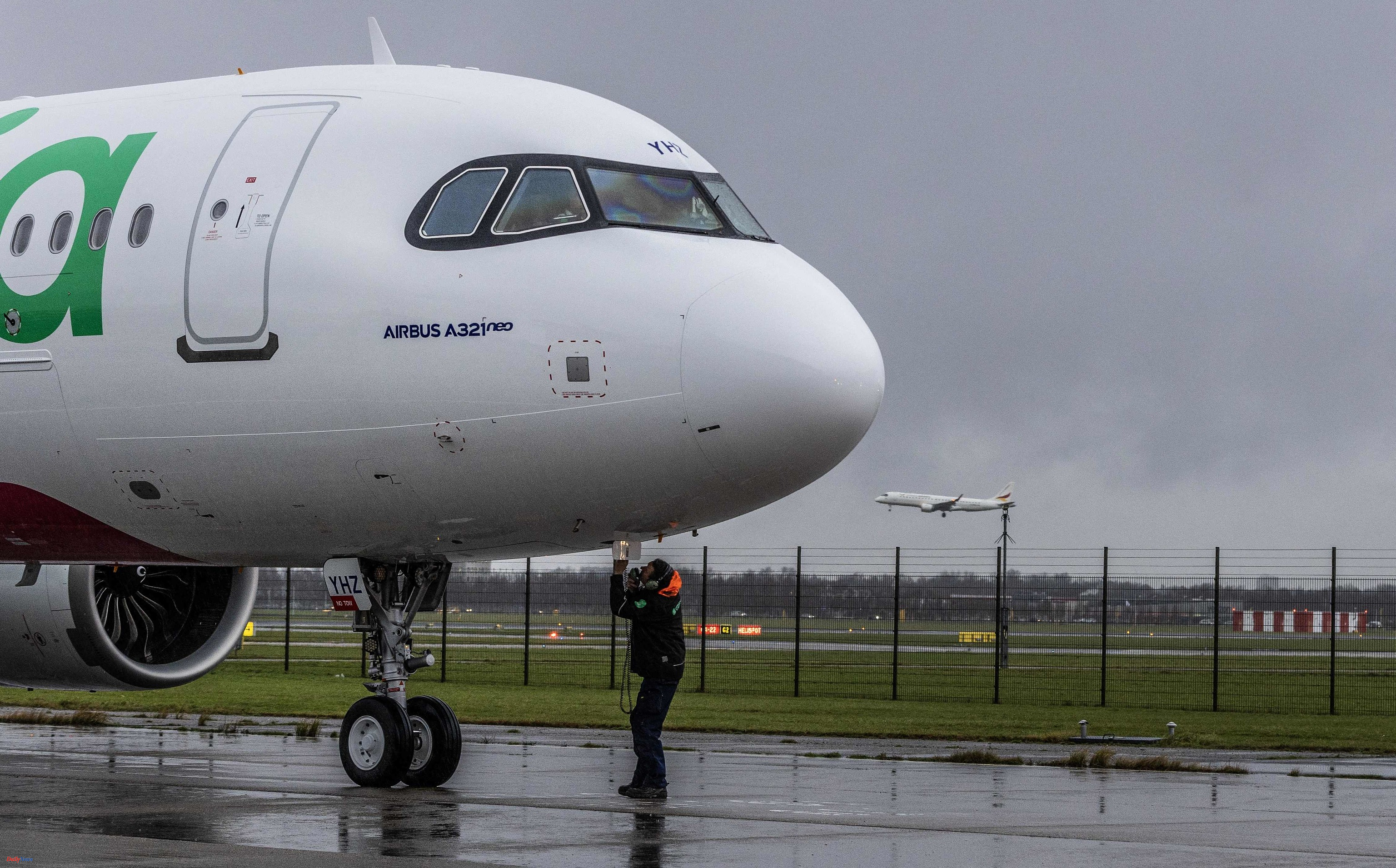 France More than 700 Airbus workers poisoned after Christmas lunch