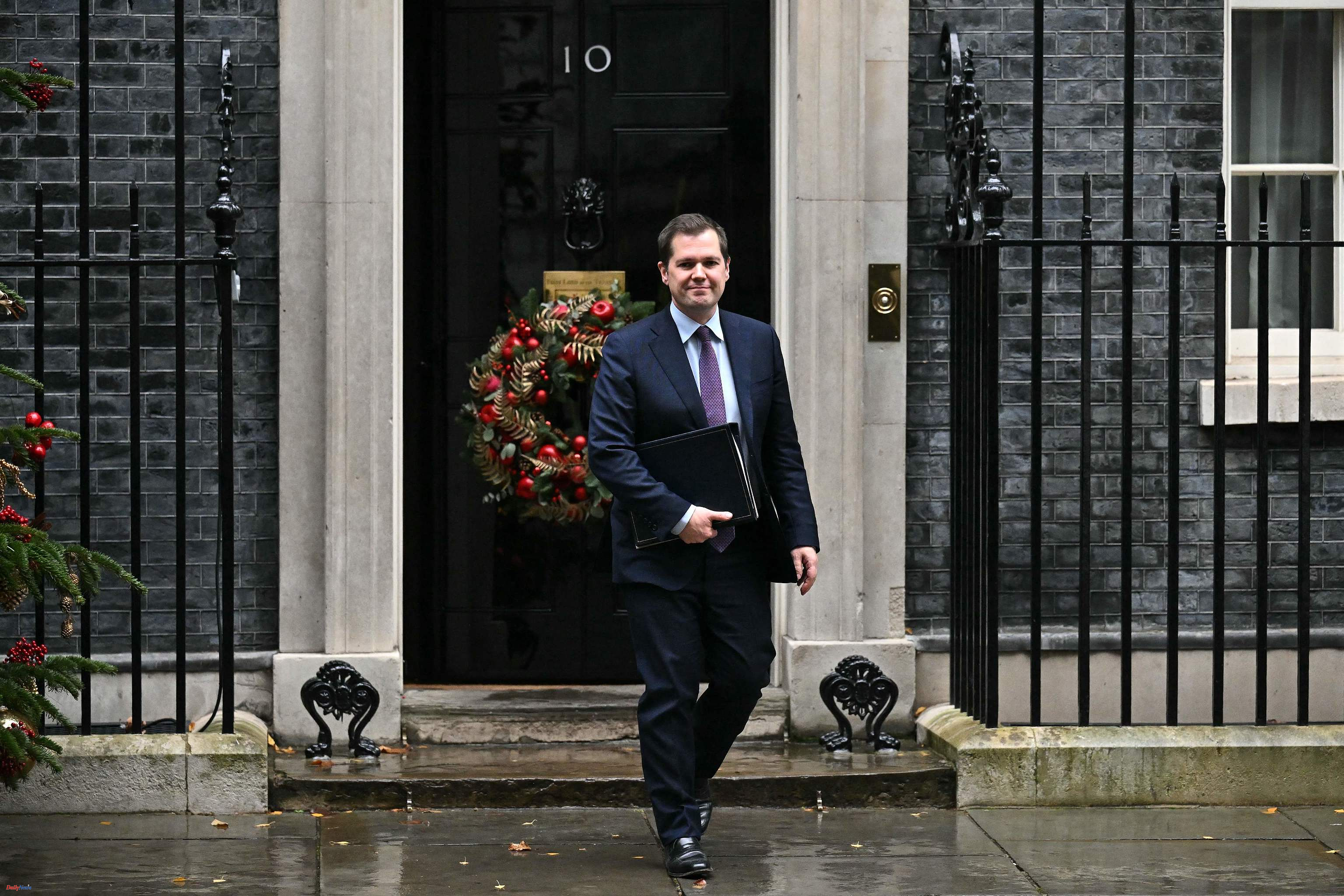 United Kingdom British Immigration Minister Robert Jenrick resigns: "I have strong disagreements with the Government's policy on immigration"