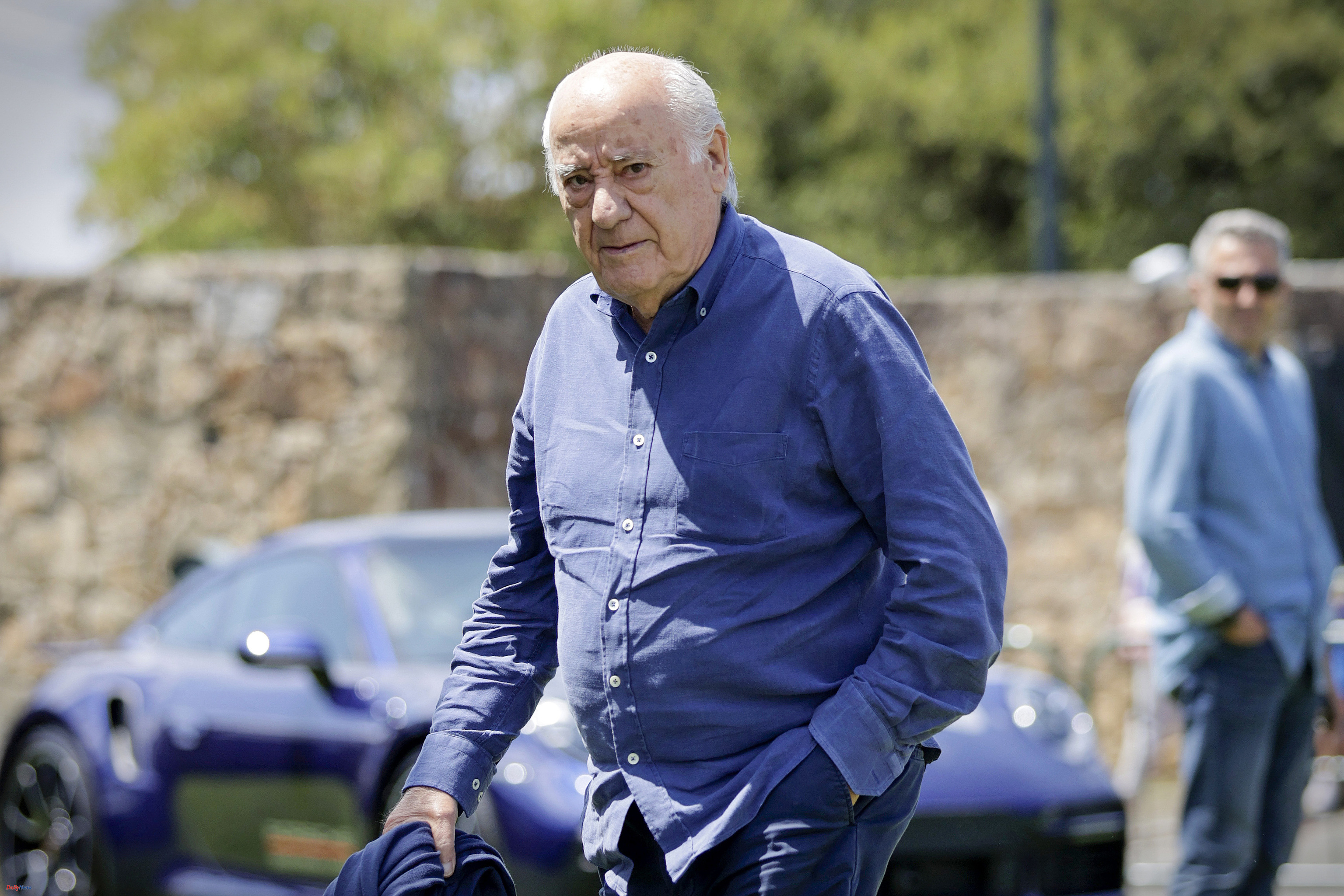 Economic News New record for Amancio Ortega: he is now the first Spaniard to exceed 100,000 million dollars in assets