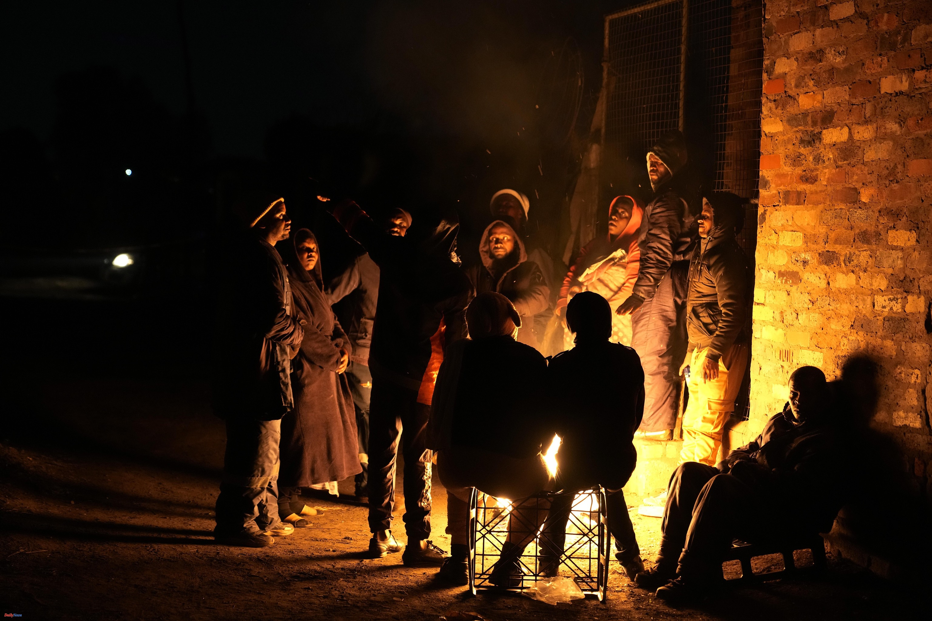 Africa A mob burns seven suspected criminals alive in South Africa