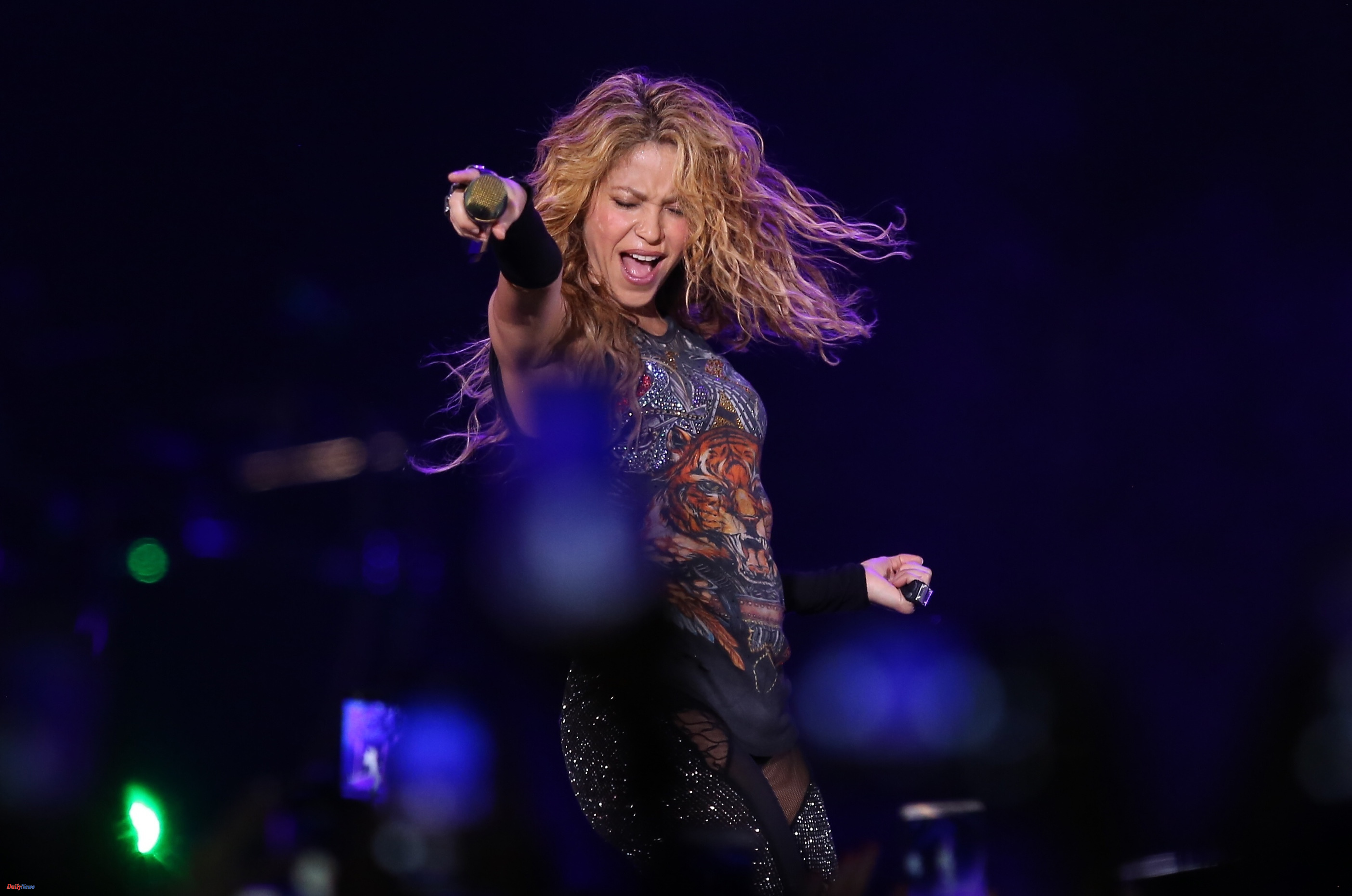 LOC A man is arrested in Miami accused of harassing Shakira