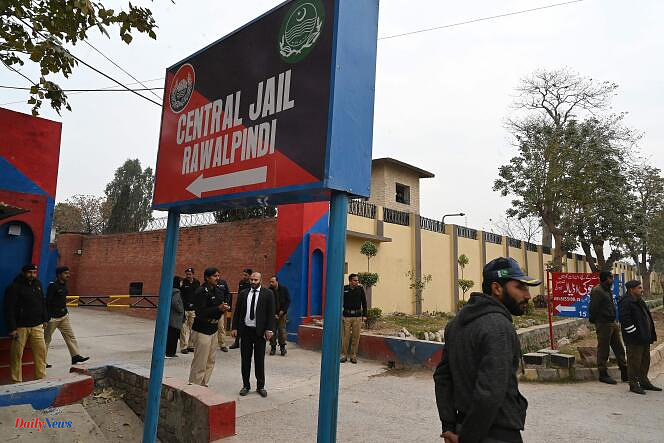 Pakistan: Former Prime Minister Imran Khan sentenced to ten years in prison
