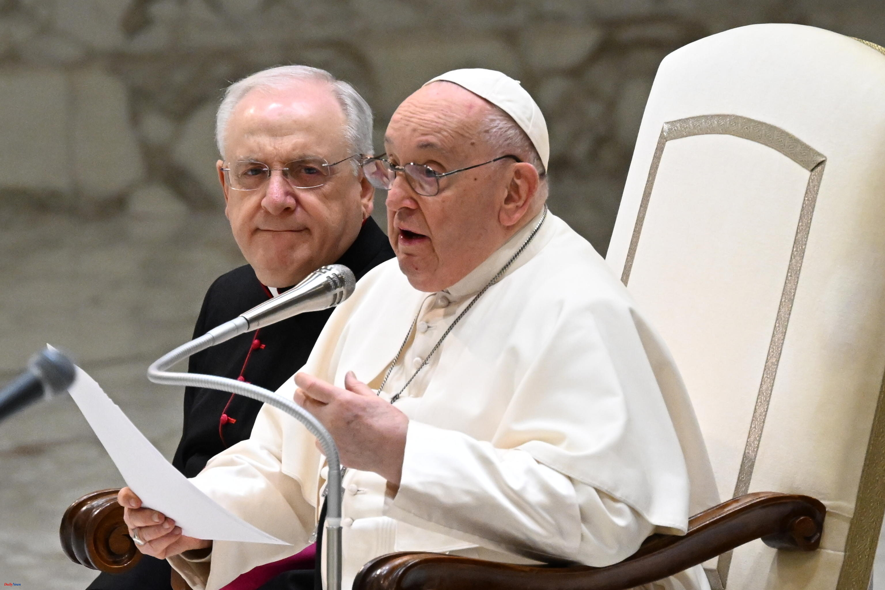 Catholic Church The Pope alleges that the blessings to homosexual couples are directed "to the people"