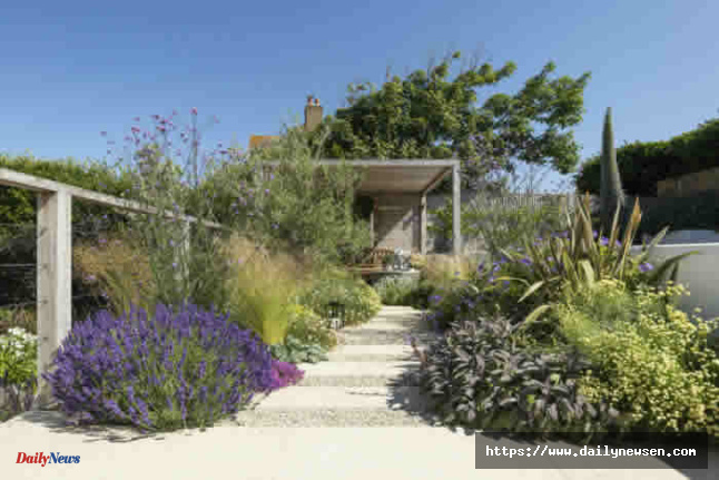 The Five Top Methods of Adding Sophistication & Luxury into Your Garden’s Aesthetic