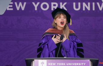 'Effortlessness is a Myth': Taylor Swift Receives Honorary Doctorate