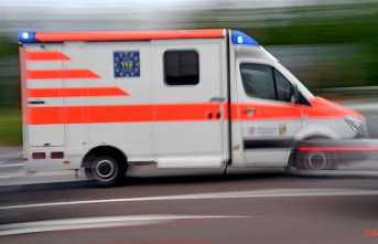 Saxony: car rolls over several times: two seriously injured