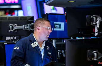 Wall Street experiences gloomy day: Dow Jones almost four percent in the red