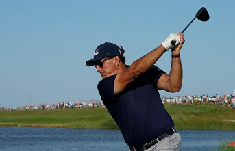 From favorite to attractive figure: the crash of golf superstar Phil Mickelson