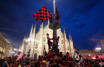 Flares, Bengalos, Zlatan: After the Scudetto, AC Milan completely freaked out