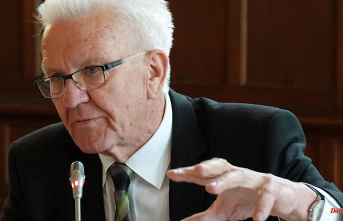 Baden-Württemberg: Kretschmann: affair about interior minister "political burden"