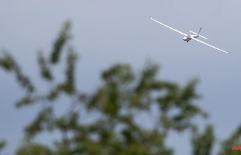 Baden-Württemberg: glider pilot lands in meadow orchards in Blaubeuren