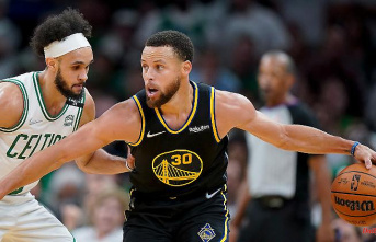 NBA Finals vs Celtics: Stephen Curry holds the Golden State Warriors in the finals