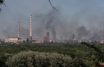 Sievjerodonetsk under continuous fire: Governor: Ukrainian troops hold chemical plant