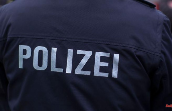 North Rhine-Westphalia: Deceptively real weapon: man threatens residents and police officers