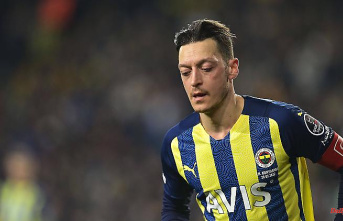 Fenerbahce contract is still running: Özil remains suspended with the new coach