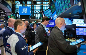 Hope for moderate rate hikes: US stock markets climb four-week high