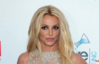 "Shameless and foolish": Britney Spears' lawyer shoots her father