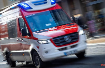 Baden-Württemberg: man trapped under tram: seriously injured
