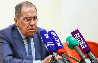 Lavrov has to cancel Serbia trip: Kremlin calls EU airspace blockade "hostile action"