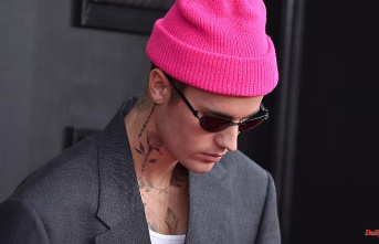 'Pretty serious thing': Justin Bieber suffers from facial paralysis